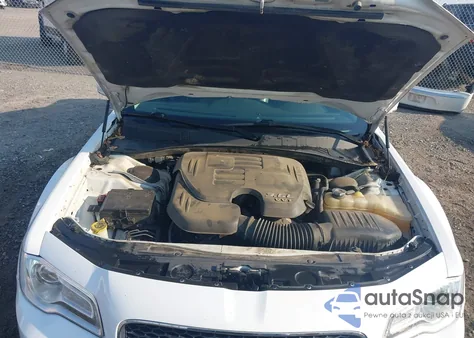 2016 Chrysler 300 Anniversary Edition z USA, uszkodzony, nr VIN 2C3CCAAG0GH295617